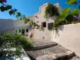 2 Bedrooms Villa