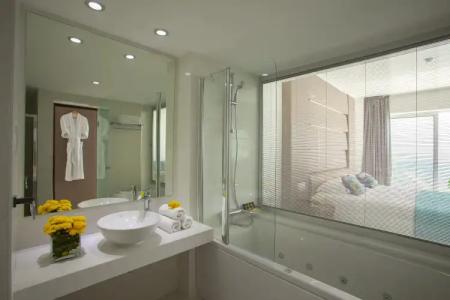 King Evelthon Beach & Resort - 42