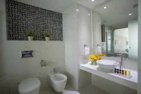 King Evelthon Beach & Resort - 9