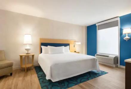 Home2 Suites Long Island City/Manhattan View - 38