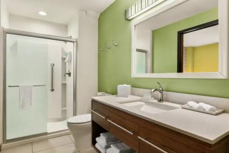 Home2 Suites Long Island City/Manhattan View - 7