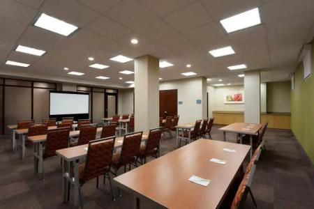 Home2 Suites Long Island City/Manhattan View - 20