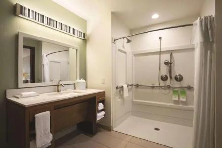 Home2 Suites Long Island City/Manhattan View - 9