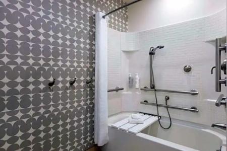 Home2 Suites Long Island City/Manhattan View - 66