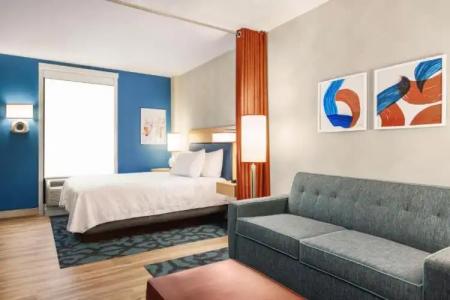 Home2 Suites Long Island City/Manhattan View - 53