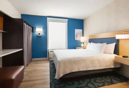 Home2 Suites Long Island City/Manhattan View - 46