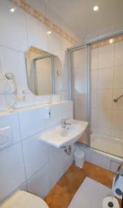 Unter den Linden - 7