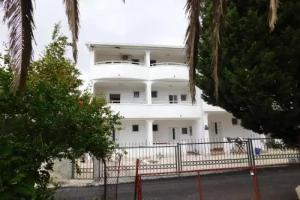 Villa Rada, Canj
