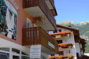 Hotel Garni Al Nardis, Carisolo