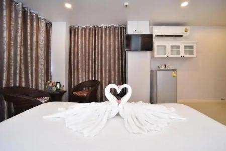 Parvena Sathorn - 15