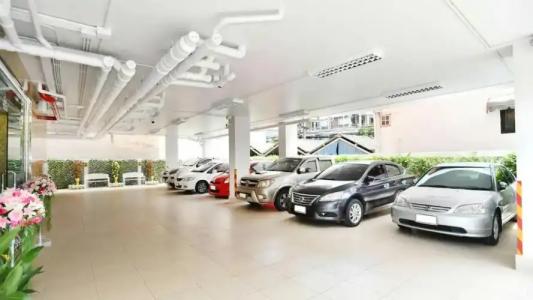 Parvena Sathorn - 34