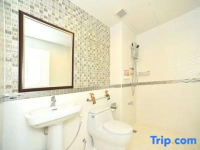 Parvena Sathorn - 20