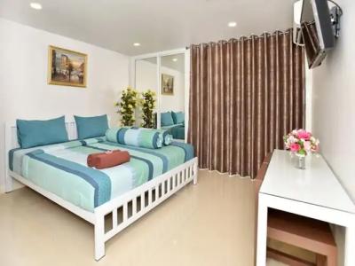 Parvena Sathorn - 38