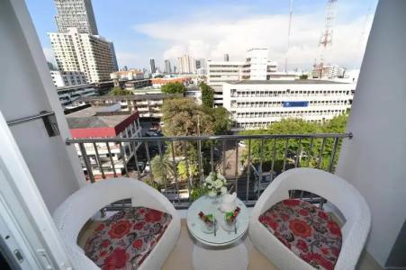 Parvena Sathorn - 18