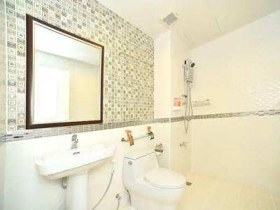 Parvena Sathorn - 6