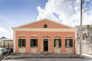 Moraitis Mansion Apart-hotel