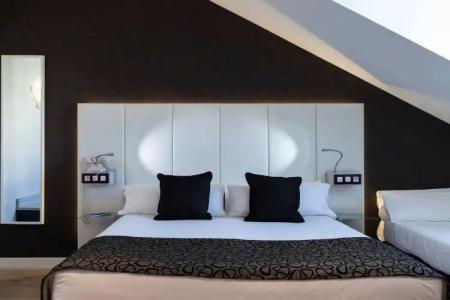 Petit Palace Santa Bárbara - 30