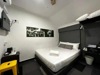 Check-Inn at Little India - 23