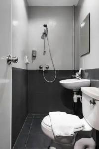 Check-Inn at Little India - 8