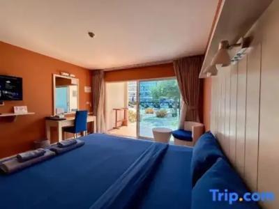 GrandBlue Resort & Beachclub - 75