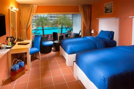 GrandBlue Resort & Beachclub - 3