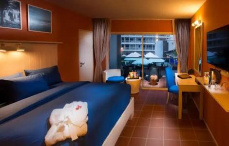 GrandBlue Resort & Beachclub - 89