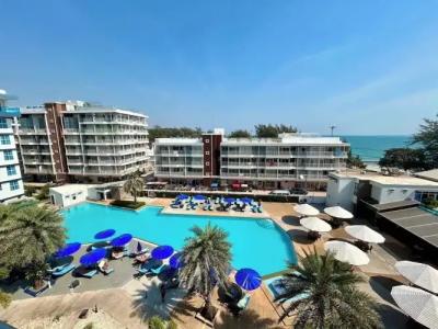 GrandBlue Resort & Beachclub - 66