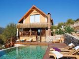 2 Bedrooms Villa
