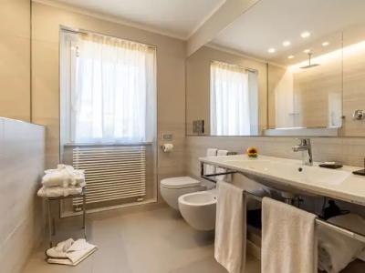 Harry's Bar Trevi & Restaurant - 84