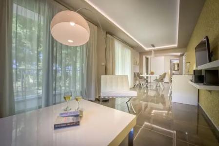 Koukounaria & Suites - 100