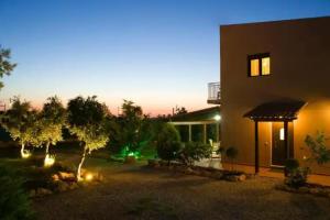 Villa Nefeli, Stavros