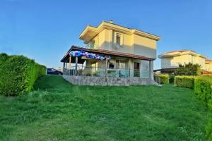 Poseidon Marine Villa, Ildir