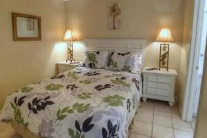 1103W Sunbird, Panama