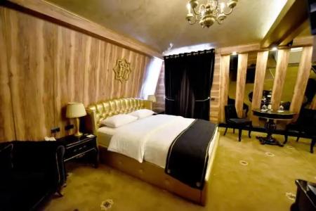 Hymeti's Palace - 70