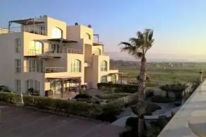 Aphrodite Beachfront Penthouse Apartment, Ghaziveran