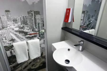 Red Planet Bangkok Surawong - 36