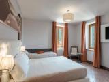 Standard Triple room with mountain view