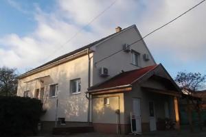 Bed & Breakfast «Airport Kristina Panzio», Vecses