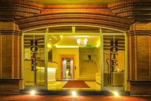 The Red Bricks Hotel, Shkoder