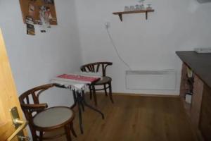 Almagyar Vendeghaz, Eger