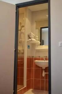 Hôtel Montfort - 85