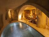 Majestic Cave Pool Suite