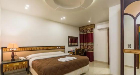 Great Pyramid Inn - 20