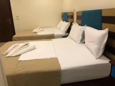 Great Pyramid Inn - 11