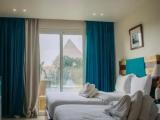 Deluxe Pyramids View Quadruple room