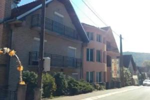 Bed & Breakfast «Karavan», Rashke