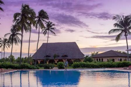 The Sands Beach Resort - 9