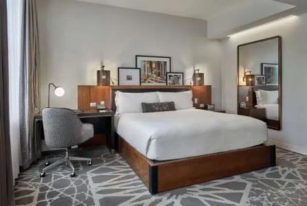 LondonHouse Chicago, Curio Collection by Hilton - 2
