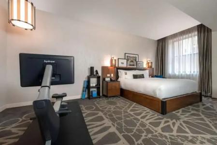 LondonHouse Chicago, Curio Collection by Hilton - 40