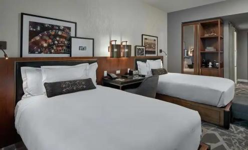 LondonHouse Chicago, Curio Collection by Hilton - 6